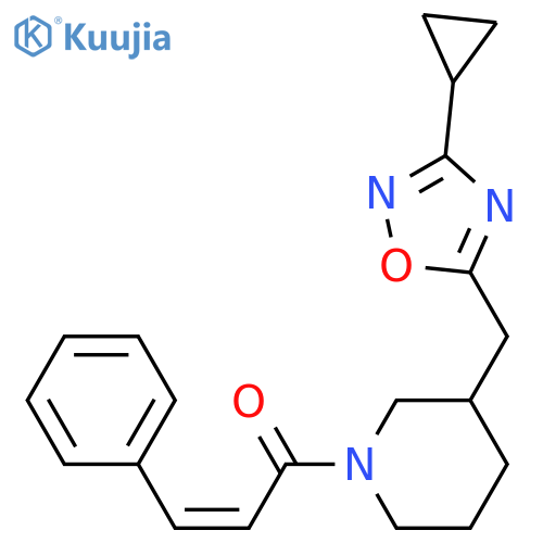 (2Z)-1-{3-[(3-cyclopropyl-1,2,4-oxadiazol-5-yl)methyl]piperidin-1-yl}-3-phenylprop-2-en-1-one structure