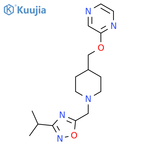 2-[(1-{[3-(Propan-2-yl)-1,2,4-oxadiazol-5-yl]methyl}piperidin-4-yl)methoxy]pyrazine structure